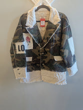 Load image into Gallery viewer, Camo Heart Jacket