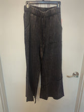 Load image into Gallery viewer, Acid wash pants