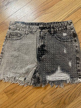 Load image into Gallery viewer, Black Two Tone Shorts
