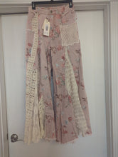Load image into Gallery viewer, Pink Flower Pants
