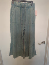 Load image into Gallery viewer, Acid wash pants

