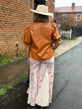 Load image into Gallery viewer, Pink Flower Pants
